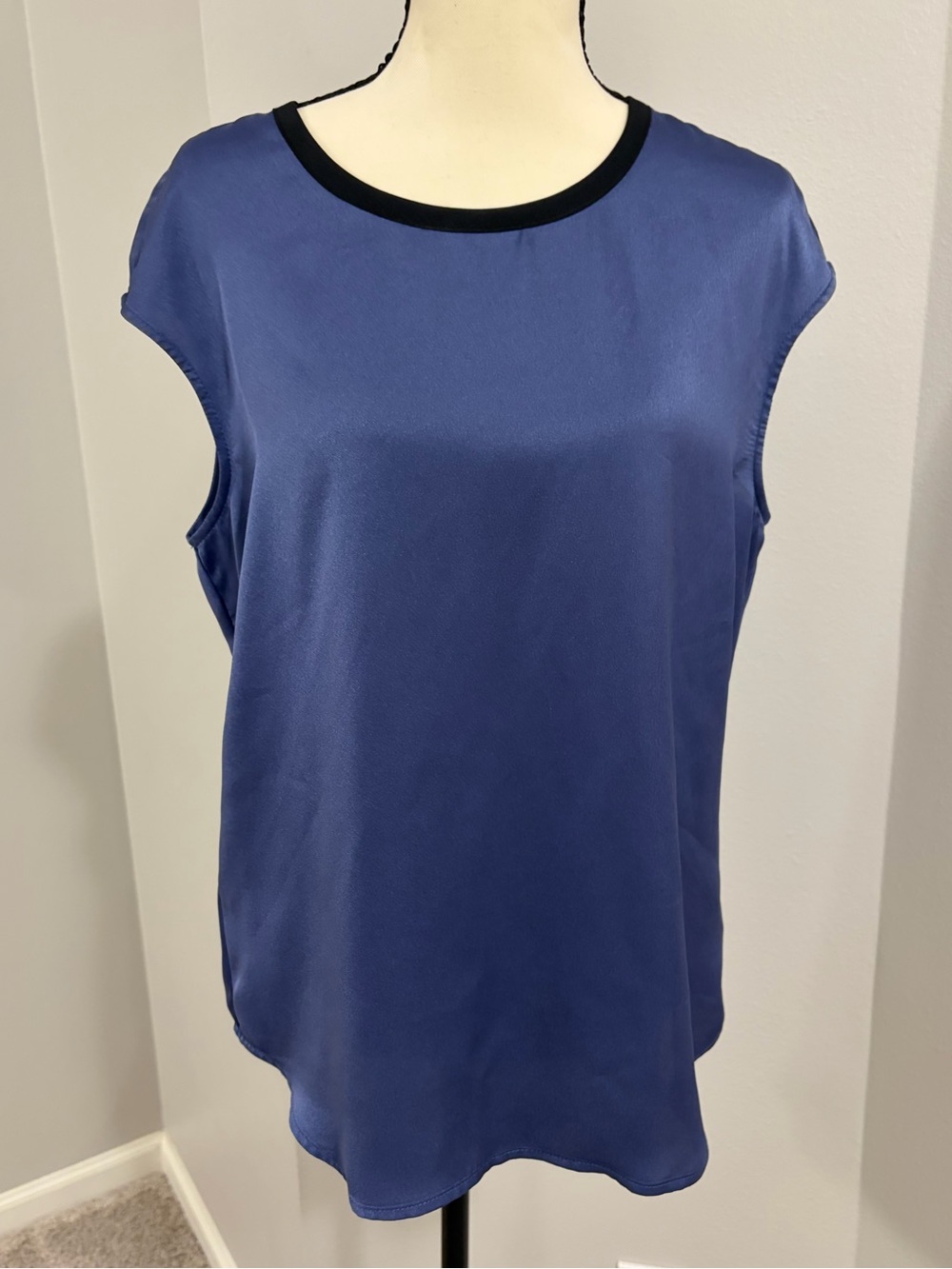 Sleeveless Navy Blue Shell Top with Black Trim